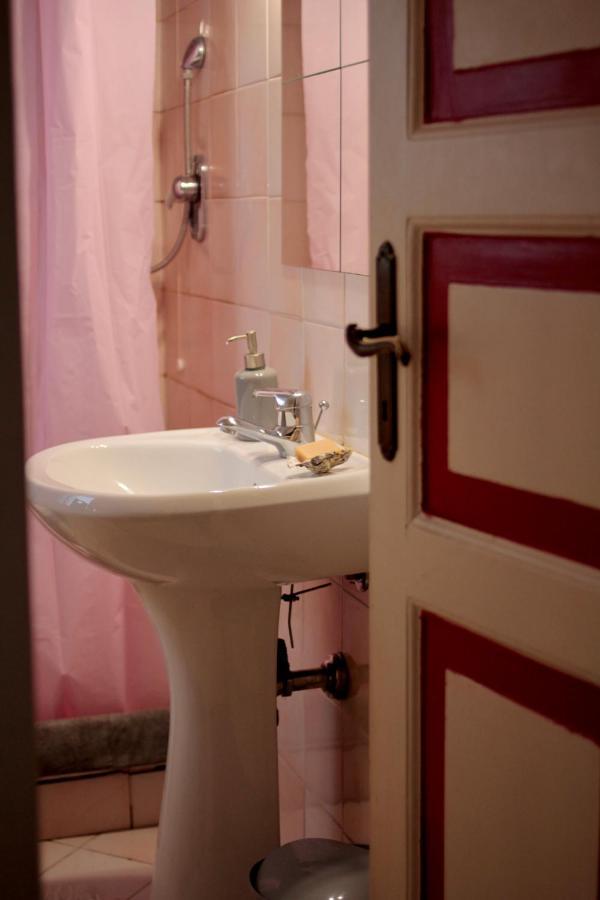 Artroom In Appartment Генуа Екстериор снимка